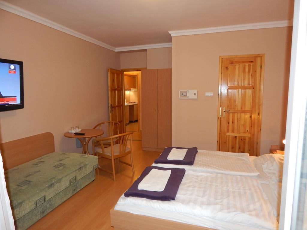 Hajdu Vendeghaz Hotel Hajduszoboszlo Room photo