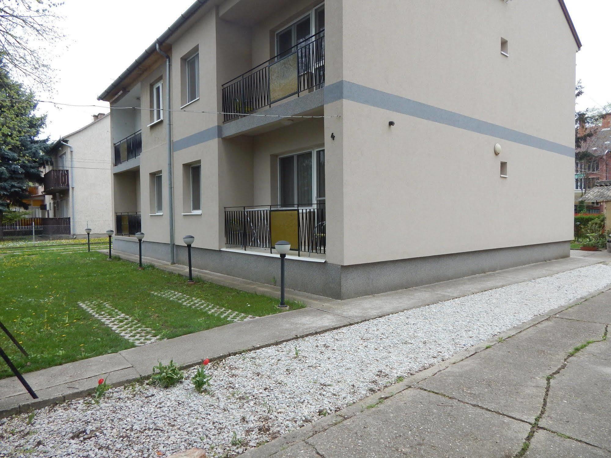 Hajdu Vendeghaz Hotel Hajduszoboszlo Exterior photo